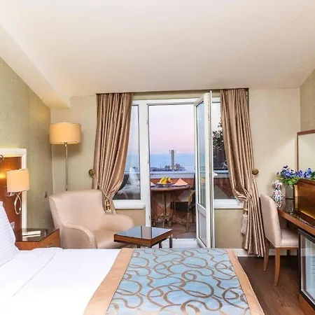 Отель Grand Yavuz Sultanahmet 4*