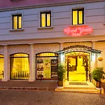 亚维兹苏丹阿合麦特大酒店 4*