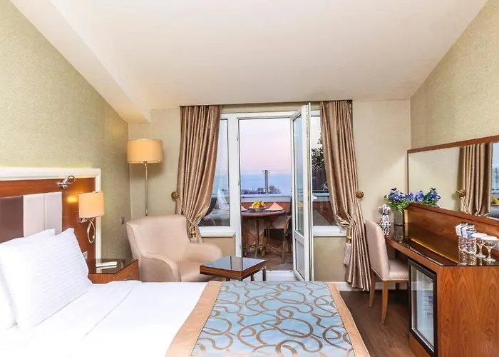 Отель Grand Yavuz Sultanahmet 4*